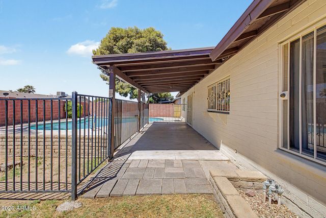 4557 W COLUMBINE Drive, Glendale, AZ 85304