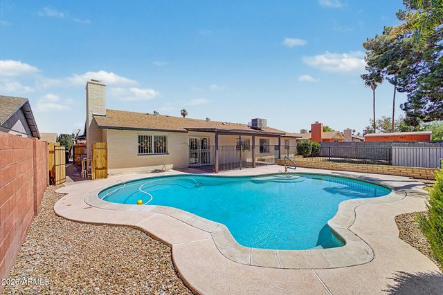 4557 W COLUMBINE Drive, Glendale, AZ 85304