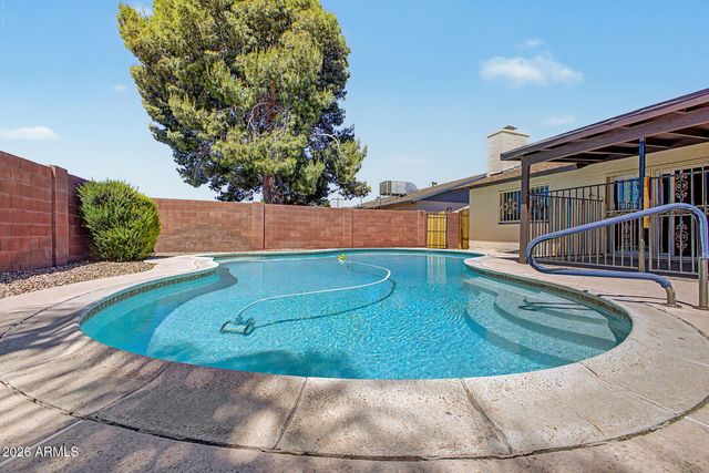 4557 W COLUMBINE Drive, Glendale, AZ 85304
