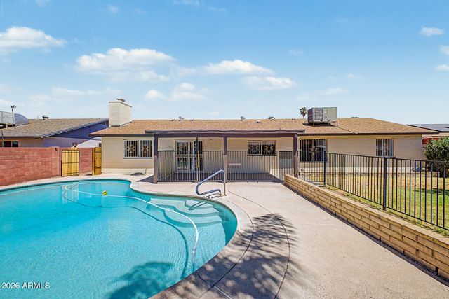 4557 W COLUMBINE Drive, Glendale, AZ 85304