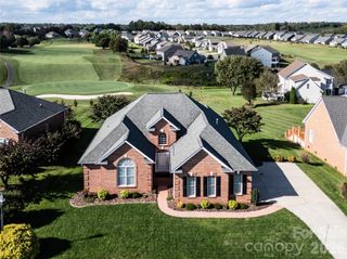 187 Fox Den Circle, Statesville, NC 28677