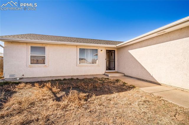441 S Oak Creek Drive, Pueblo, CO 81007