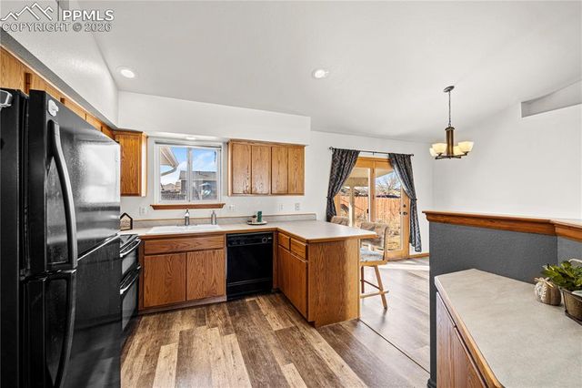 441 S Oak Creek Drive, Pueblo, CO 81007