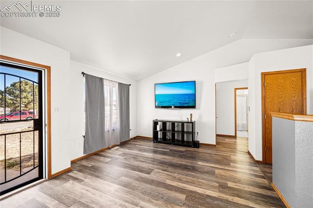 441 S Oak Creek Drive, Pueblo, CO 81007