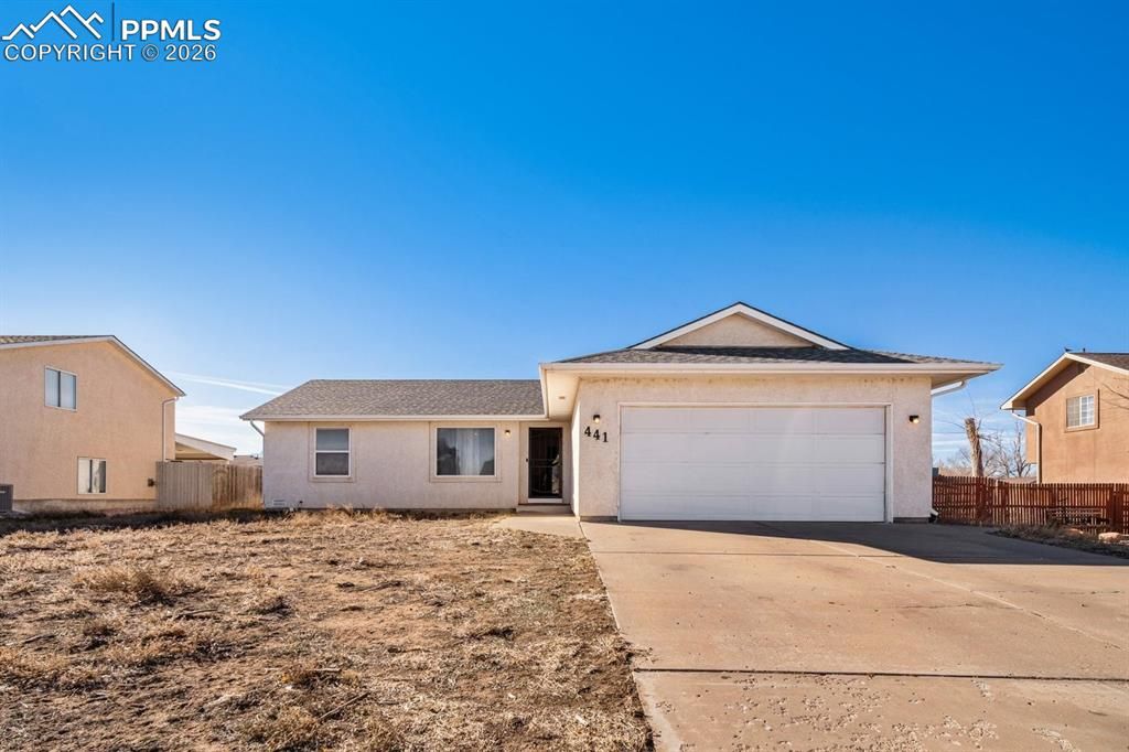 441 S Oak Creek Drive, Pueblo, CO 81007