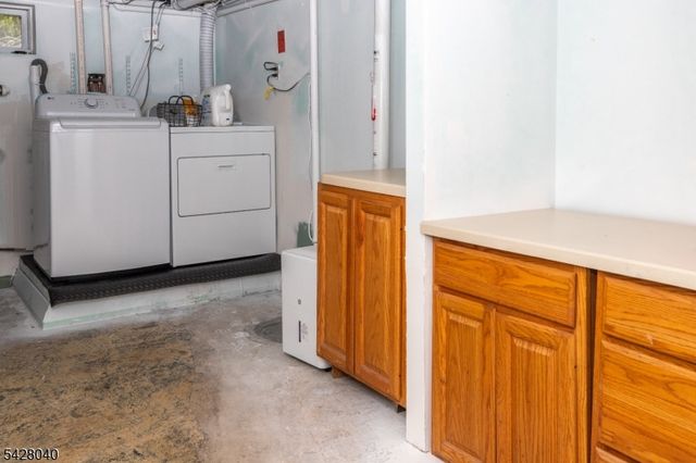 27 E Shore Trl, Hardyston Twp., NJ 07460