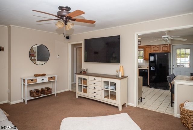 27 E Shore Trl, Hardyston Twp., NJ 07460