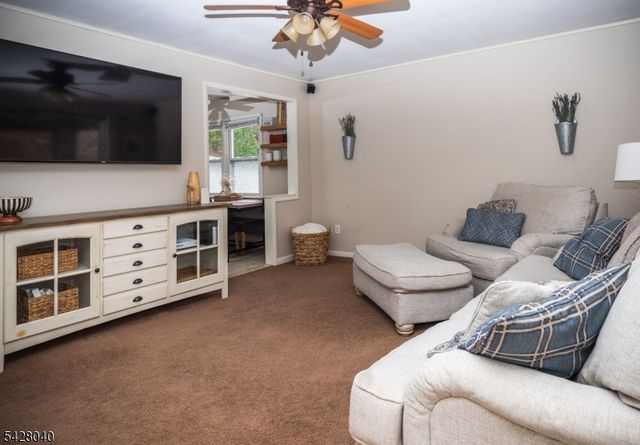 27 E Shore Trl, Hardyston Twp., NJ 07460
