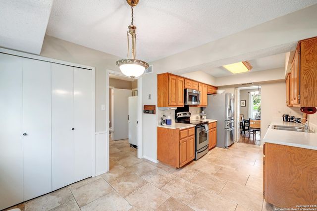 4800 Los Reyes, San Antonio, TX 78233
