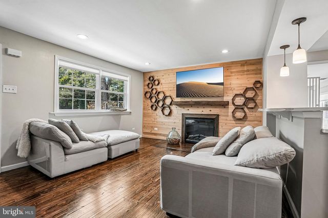 421 PROSSER AVE, Williamstown, NJ 08094