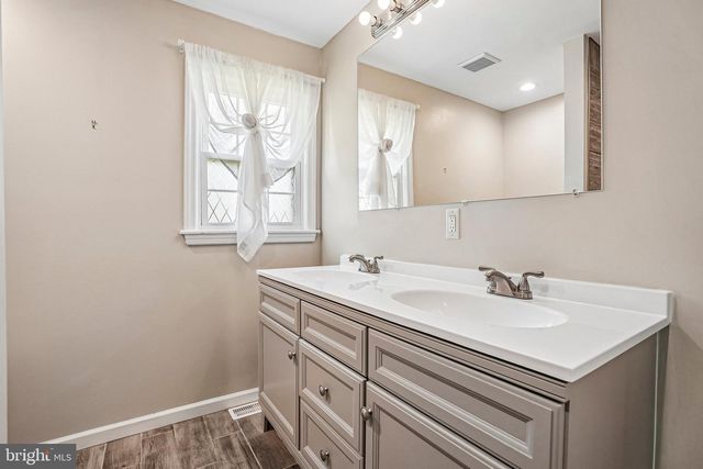 421 PROSSER AVE, Williamstown, NJ 08094