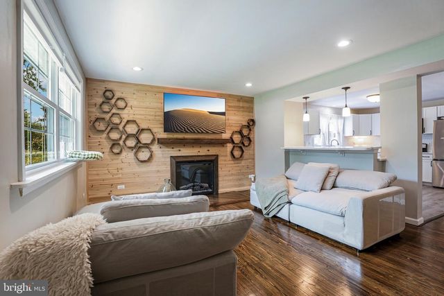 421 PROSSER AVE, Williamstown, NJ 08094