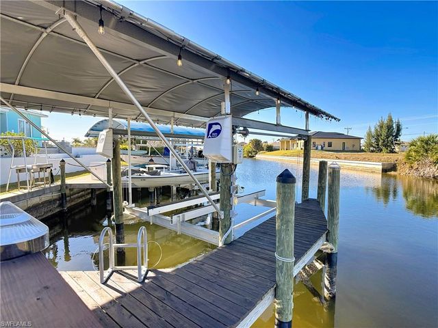 3900 Gulfstream PKWY, Cape Coral, FL 33993