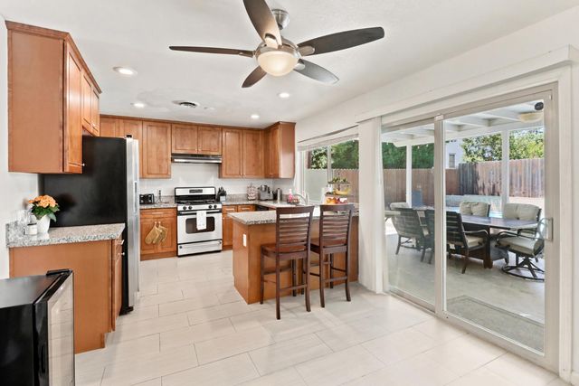 1191 Syracuse Way, Sacramento, CA 95833