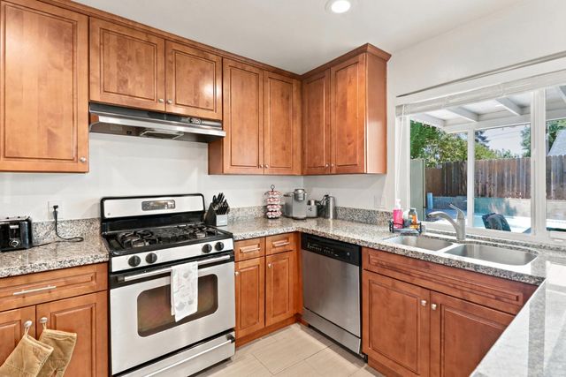 1191 Syracuse Way, Sacramento, CA 95833