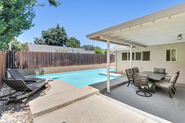1191 Syracuse Way, Sacramento, CA 95833