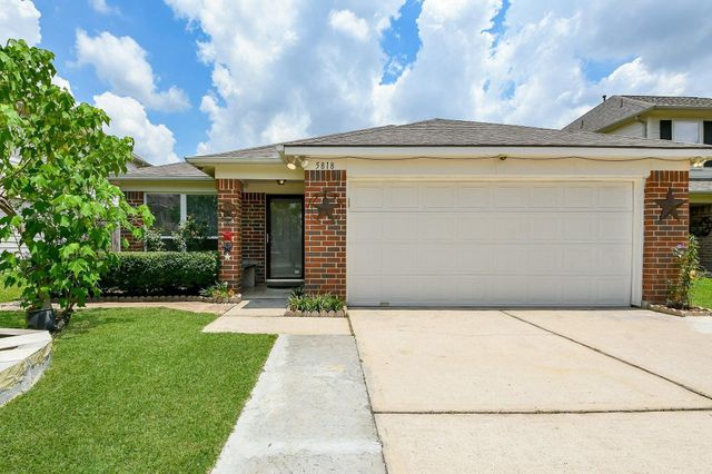 5818 Turmeric Drive, Baytown, TX 77521