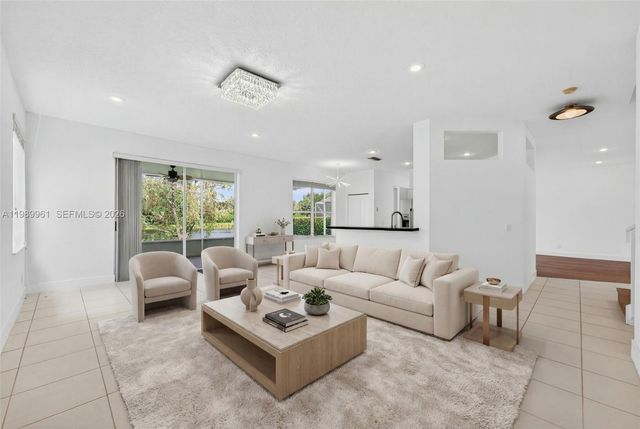 9535 Fox Trot Ln, Boca Raton, FL 33496