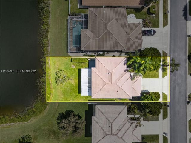 9535 Fox Trot Ln, Boca Raton, FL 33496