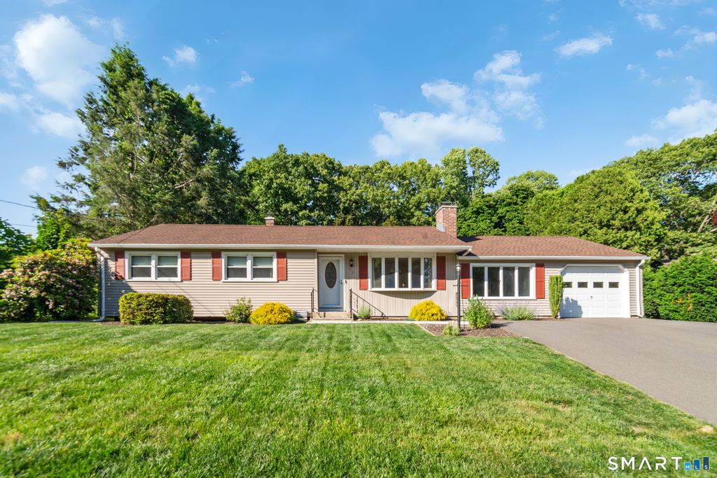 12 Meadow Lane, Prospect, CT 06712