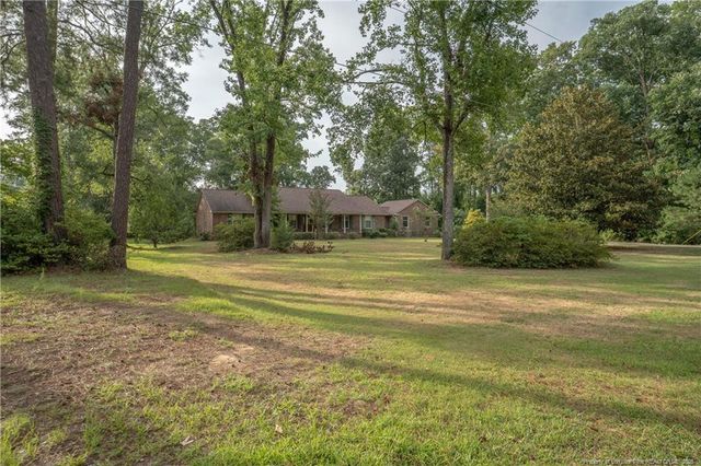 1315 Yaupon Drive, Eastover, NC 28312