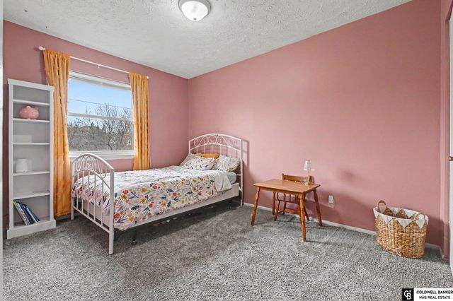 2104 N 143 Avenue, Omaha, NE 68164