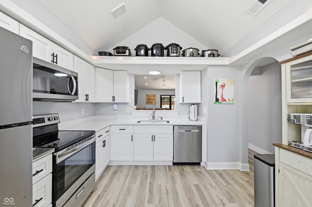 6471 Hunters Green Place, Indianapolis, IN 46278