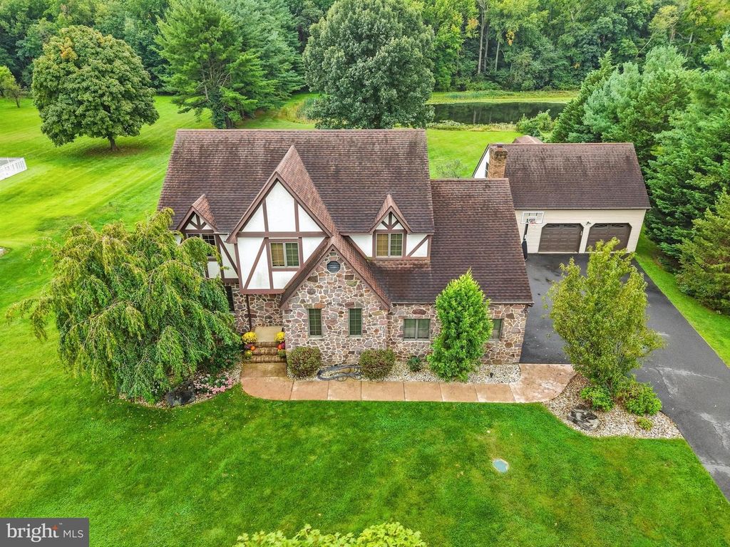 28 S HOCKEY DR, Columbus, NJ 08022 — exterior