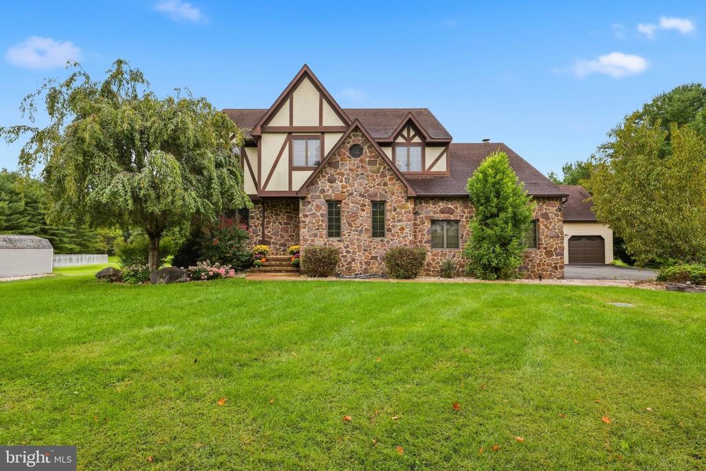 28 S HOCKEY DR, Columbus, NJ 08022 — photo 2