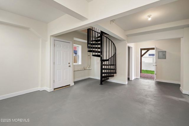 11 Cheerful Place, Highlands, NJ 07732