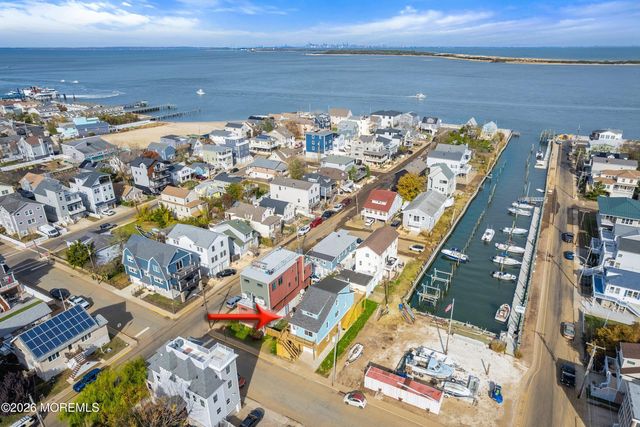 11 Cheerful Place, Highlands, NJ 07732