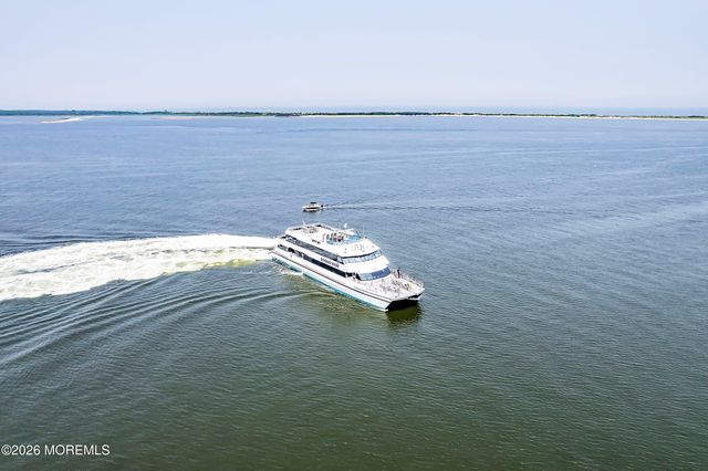 11 Cheerful Place, Highlands, NJ 07732