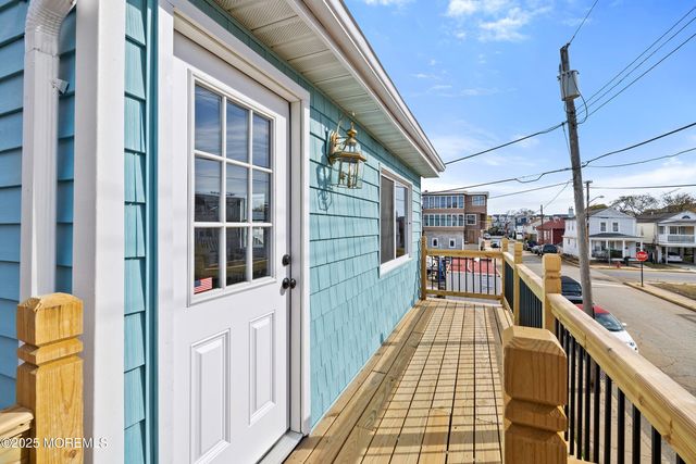 11 Cheerful Place, Highlands, NJ 07732