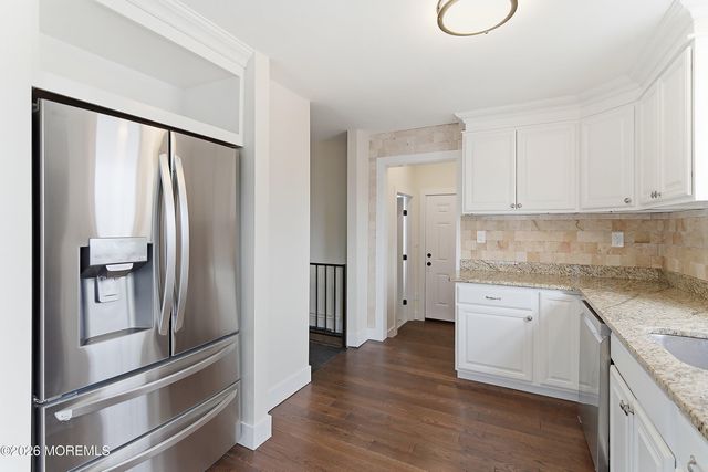 11 Cheerful Place, Highlands, NJ 07732