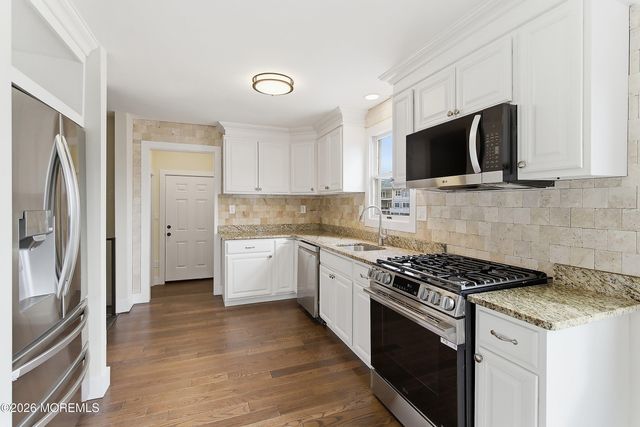 11 Cheerful Place, Highlands, NJ 07732