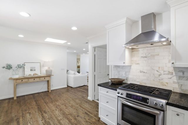 699 Oregon Avenue, Palo Alto, CA 94301