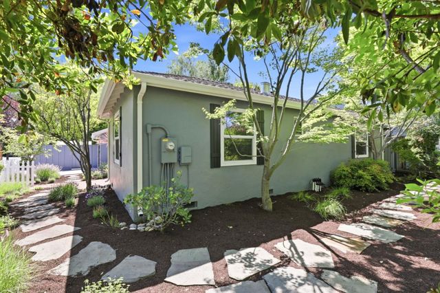 699 Oregon Avenue, Palo Alto, CA 94301