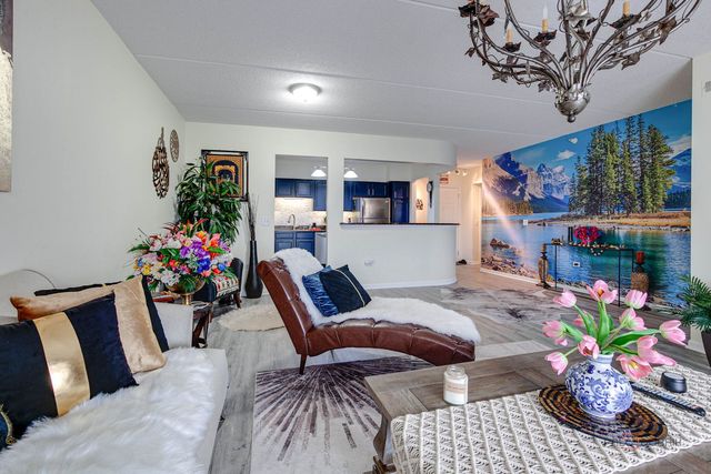 7450 Lincoln Avenue 501, Skokie, IL 60076