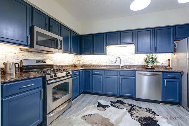 7450 Lincoln Avenue 501, Skokie, IL 60076