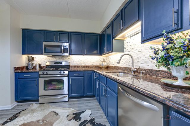 7450 Lincoln Avenue 501, Skokie, IL 60076