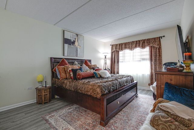 7450 Lincoln Avenue 501, Skokie, IL 60076