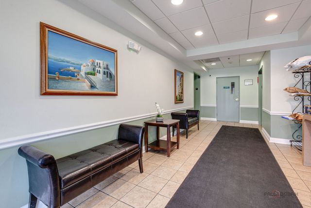 7450 Lincoln Avenue 501, Skokie, IL 60076