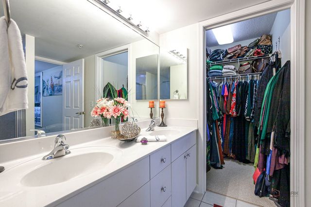 7450 Lincoln Avenue 501, Skokie, IL 60076