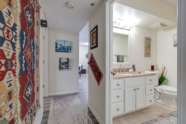 7450 Lincoln Avenue 501, Skokie, IL 60076