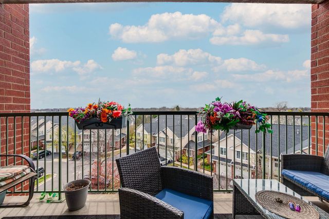 7450 Lincoln Avenue 501, Skokie, IL 60076