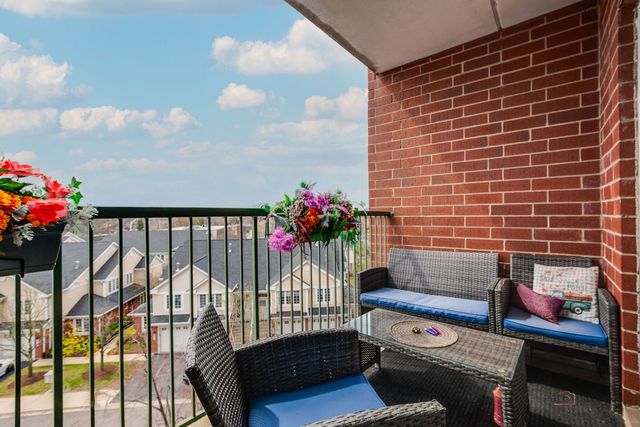 7450 Lincoln Avenue 501, Skokie, IL 60076