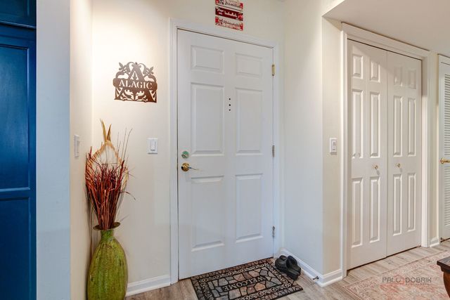 7450 Lincoln Avenue 501, Skokie, IL 60076