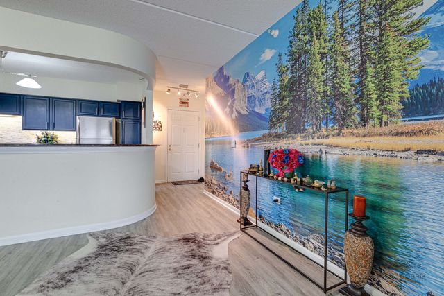 7450 Lincoln Avenue 501, Skokie, IL 60076