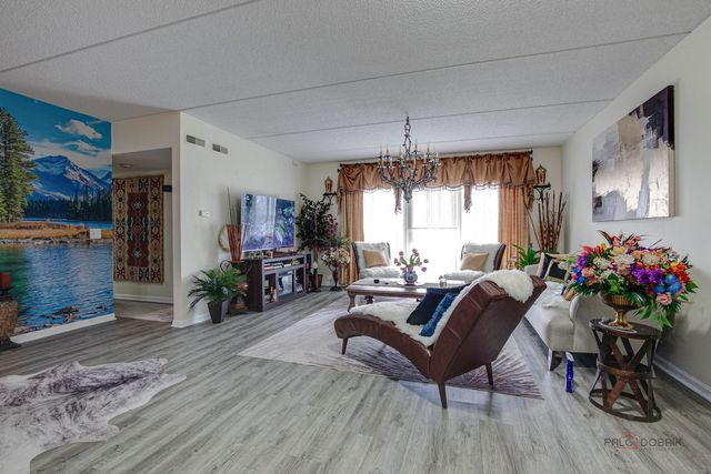 7450 Lincoln Avenue 501, Skokie, IL 60076