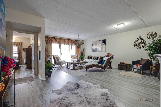 7450 Lincoln Avenue 501, Skokie, IL 60076